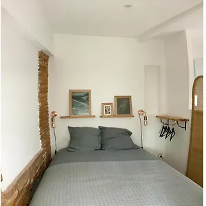 https://studio-charmant-confort-hypercentre-metro-wifi.midi-pyreneeshotels.com