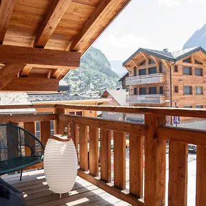 https://chalet-la-fenole.hotels-rhonealpes.com